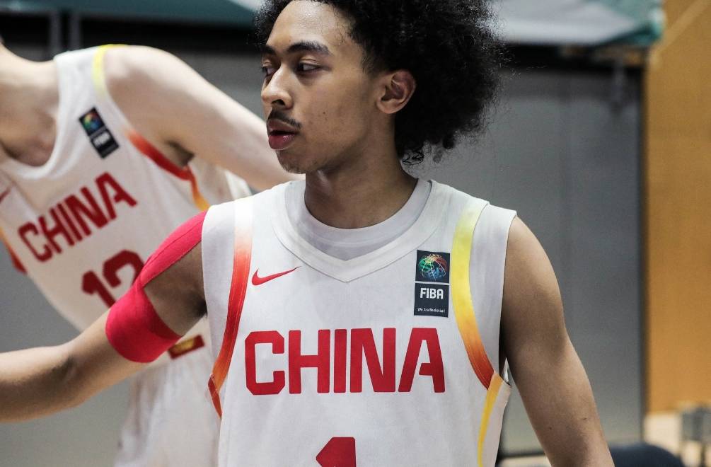 世界杯篮球赛事关注度逐步提升，球员表现亮眼的简单介绍