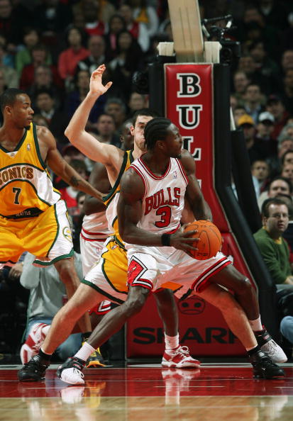 包含芝加哥风暴未退，公牛何去何从的词条