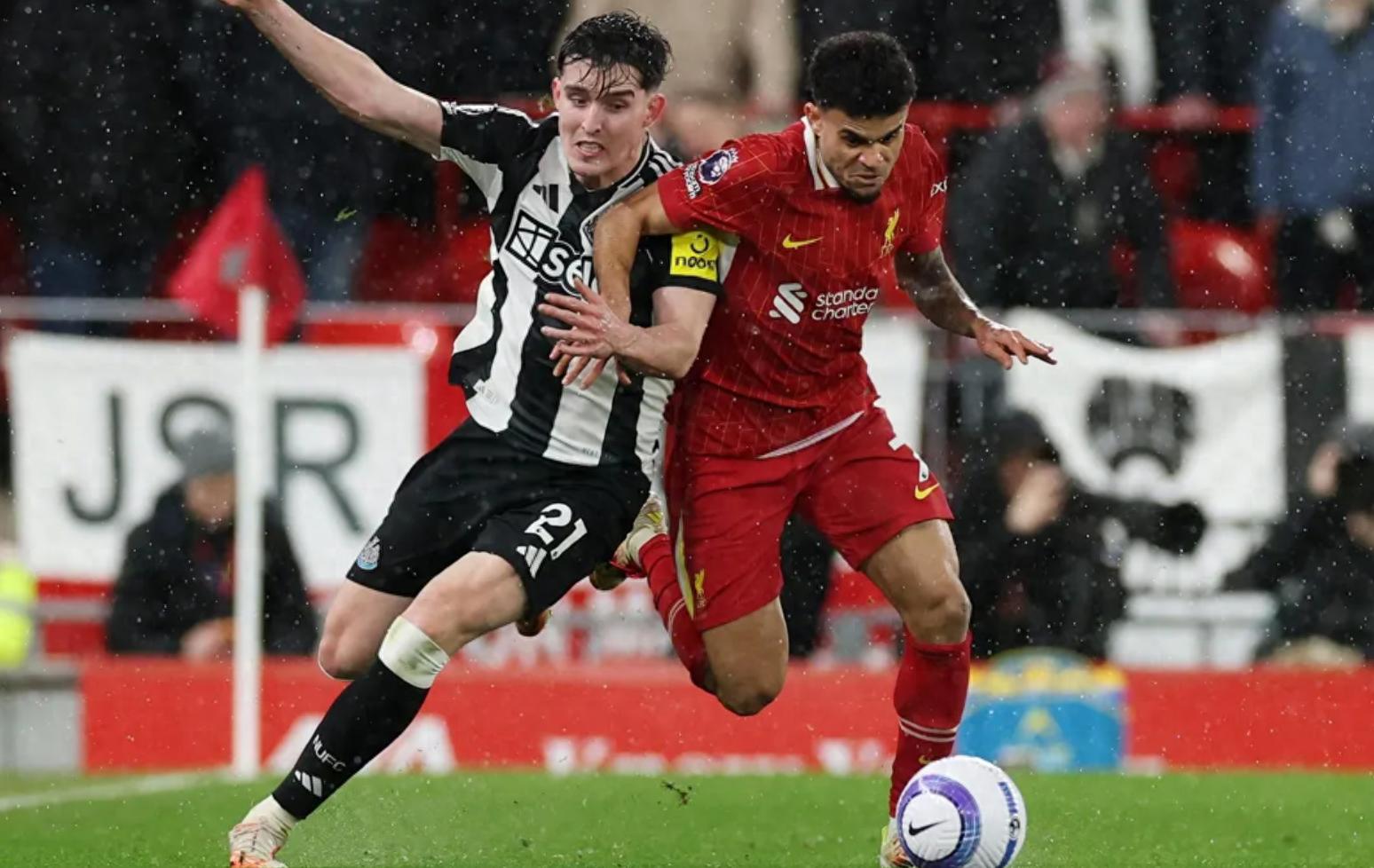 阿森纳遭遇曼联绝杀,失去领先优势 阿森纳遭遇曼联绝杀,失去领先优势