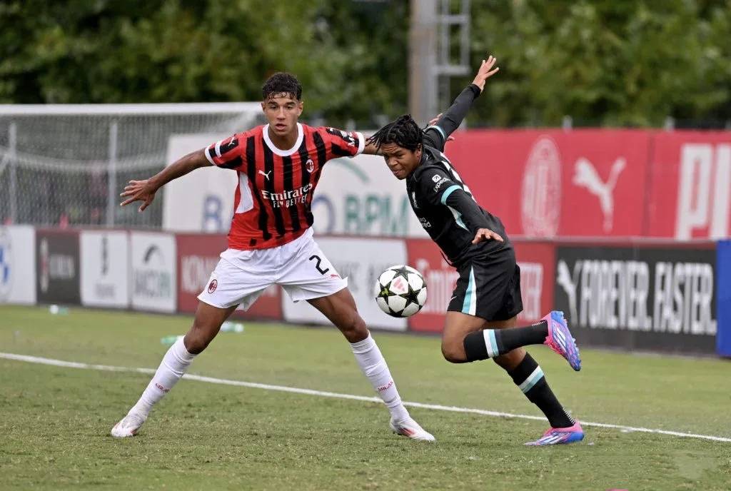 关于利物浦青训球员崭露头角进攻势头强劲的信息