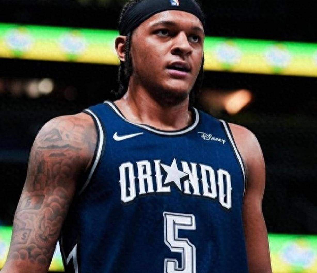 包含魔术队新战术奏效，逐渐走出低谷期的词条