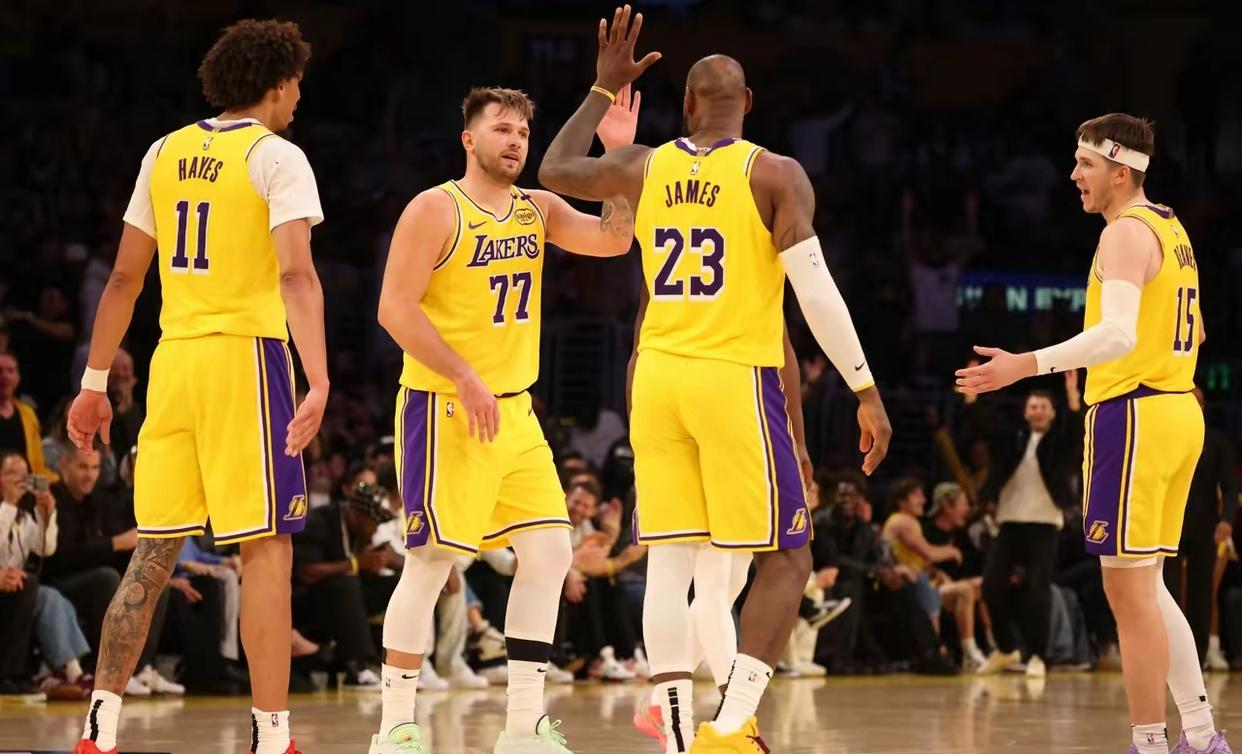 勇士再度展现实力，横扫对手晋级西部决赛