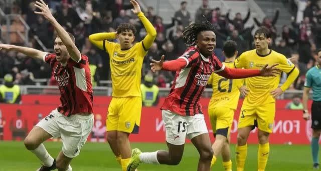 包含AC米兰中场失误导致丢球，球队陷入泥潭的词条