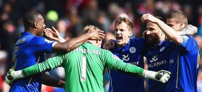 包含布莱克本客场告捷，实现保级奇迹的词条