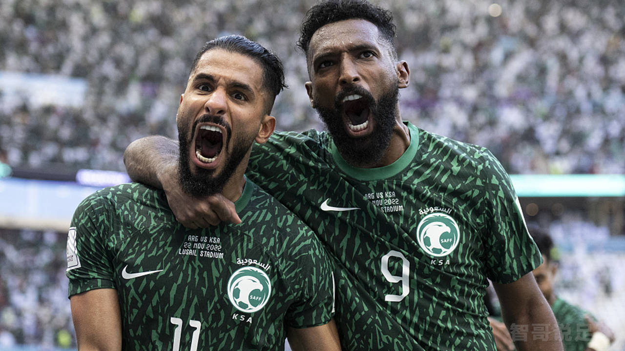 阿曼队在世界足球赛事中杀入决赛