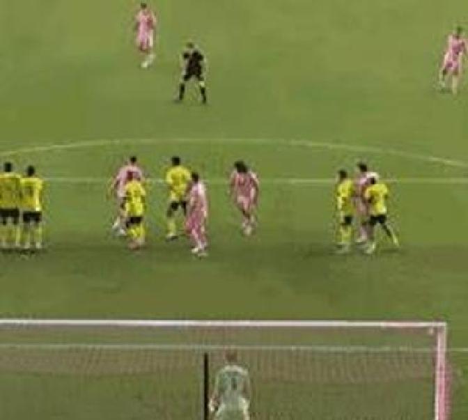 关于纪录再次被刷新，球队势如破竹向前冲击的信息