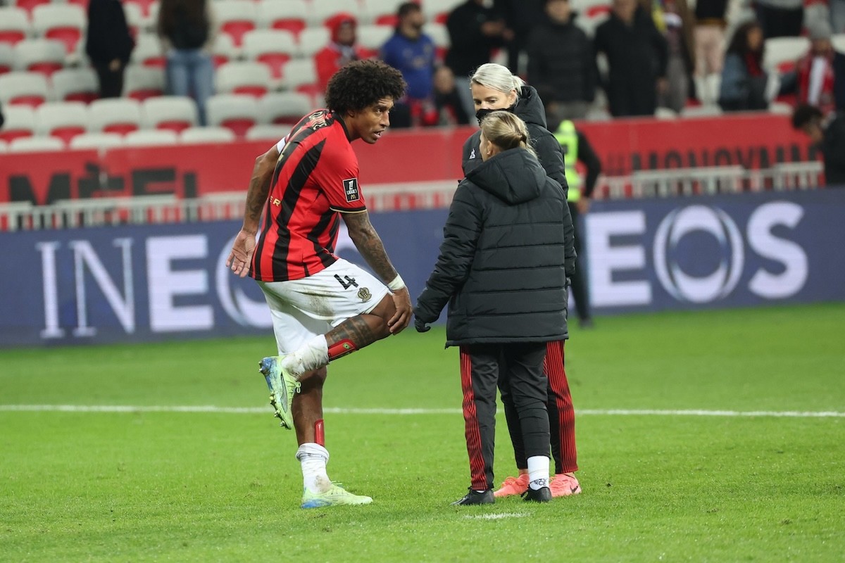 尼斯主教练遭遇质疑，球队战绩持续下滑的简单介绍