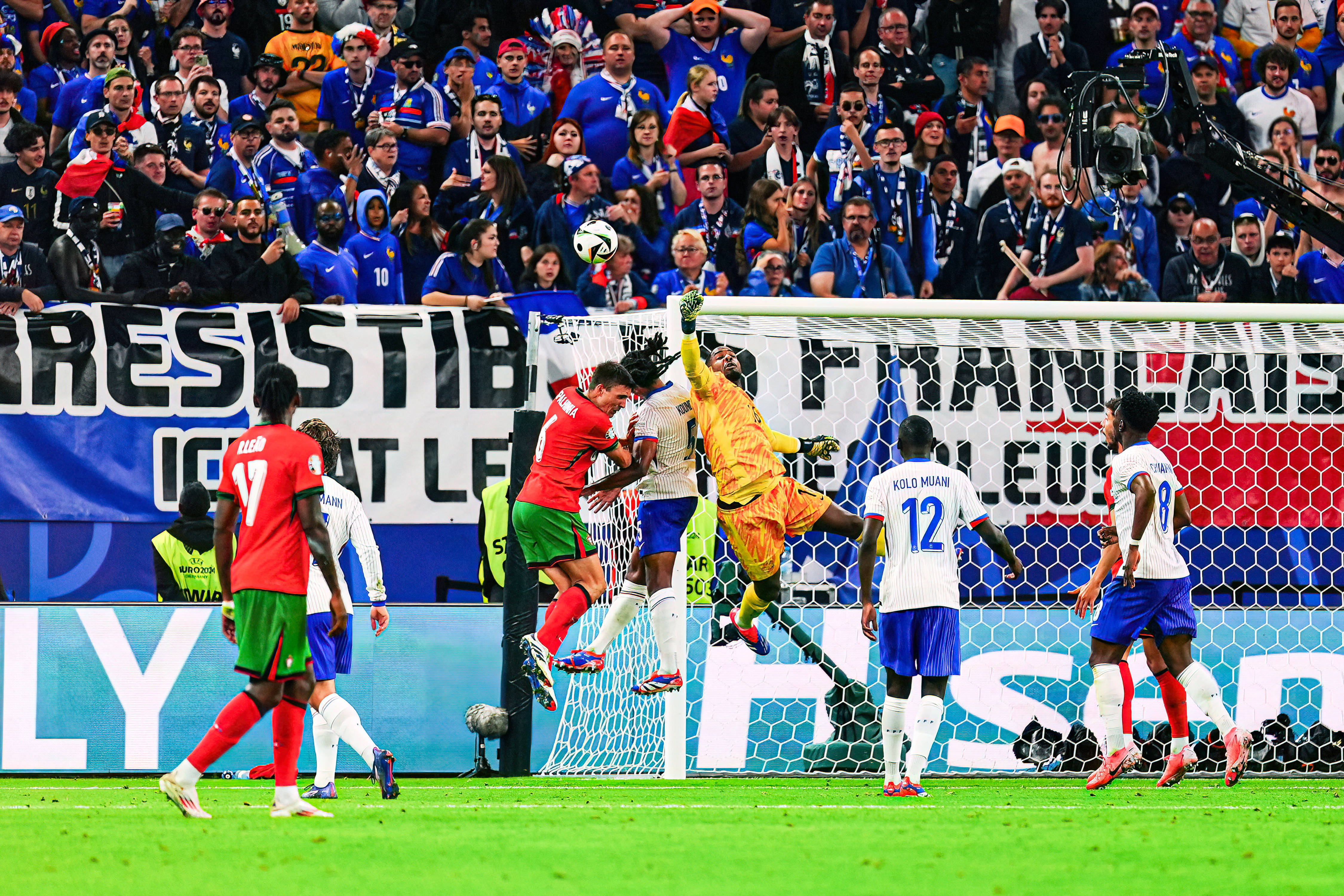 法国足球联赛热闹开局,各大球队实力差距拉大的简单介绍 法国足球联赛热闹开局,各大球队实力差距拉大的简单介绍