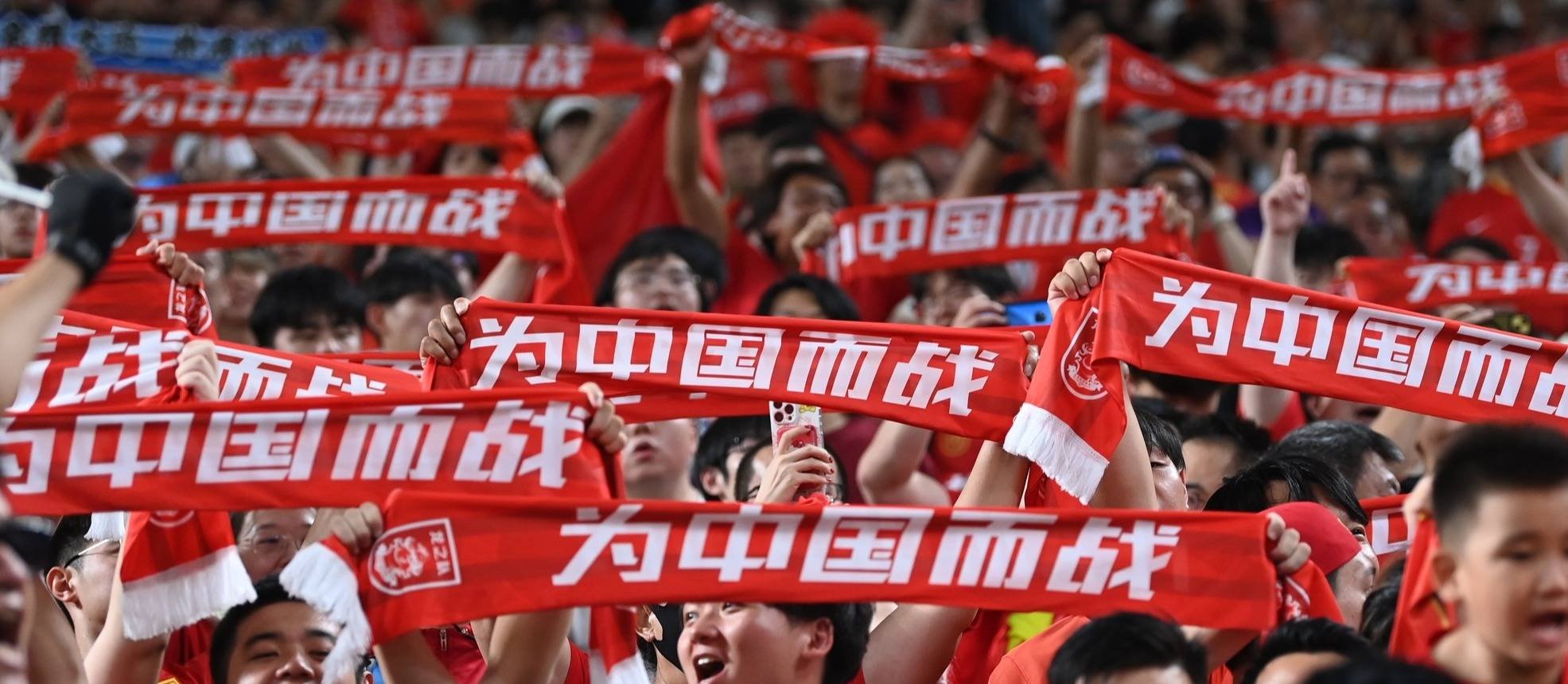 关于足坛壮举令人赞叹：女足国家队战无不胜精神傲视群雄的信息