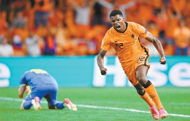 包含荷兰队完胜乌克兰队，获得开门红的词条