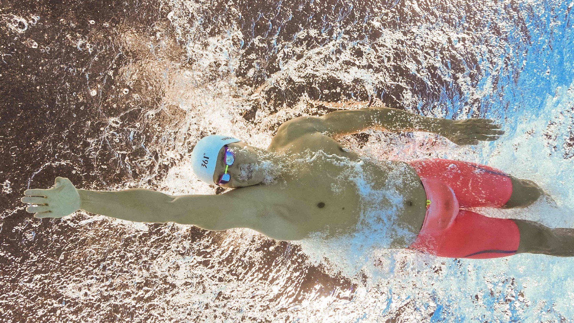 赛道上的狼嚎，哈利伯顿如何在F1揭幕战中带走凯尔特人式胜利