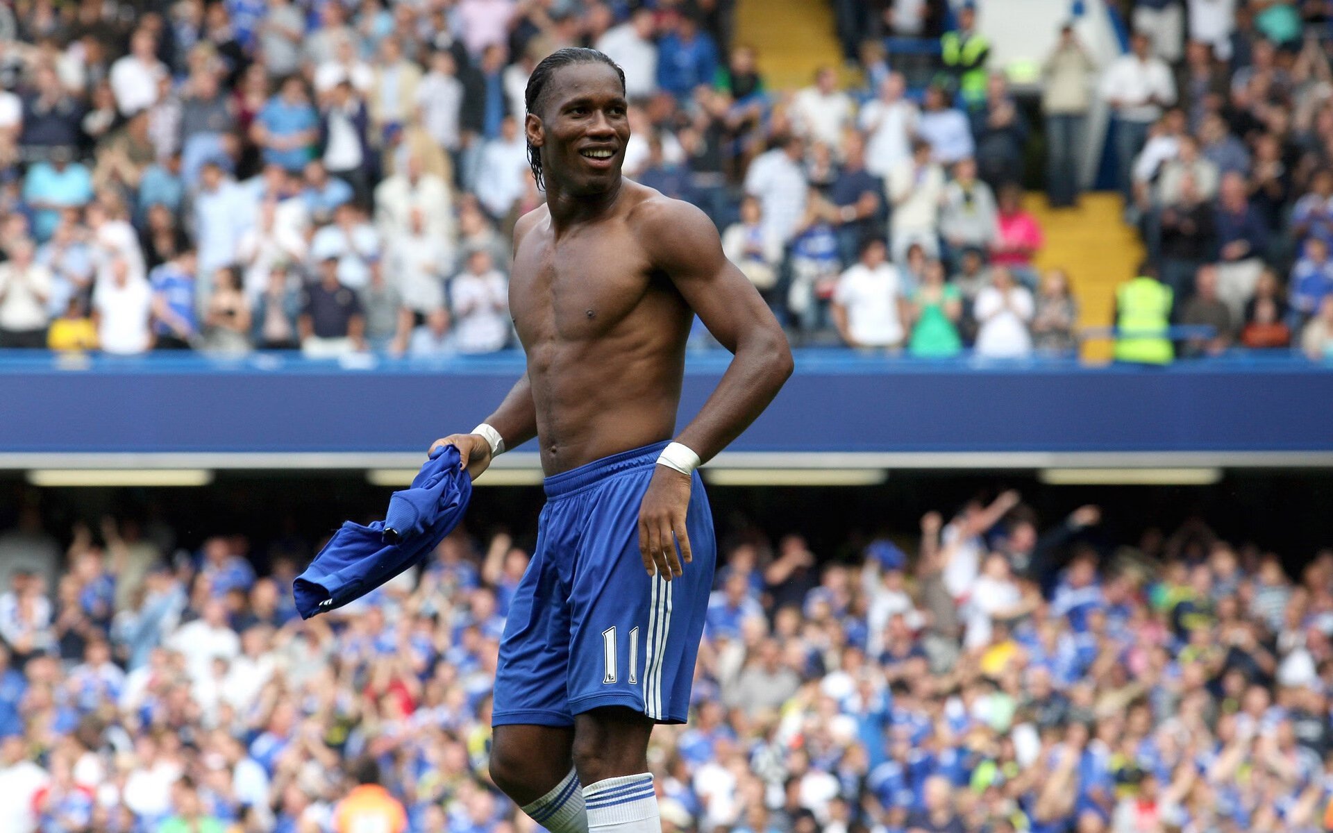 德甲争冠战之夜,弗拉霍维奇让比赛提前失去悬念